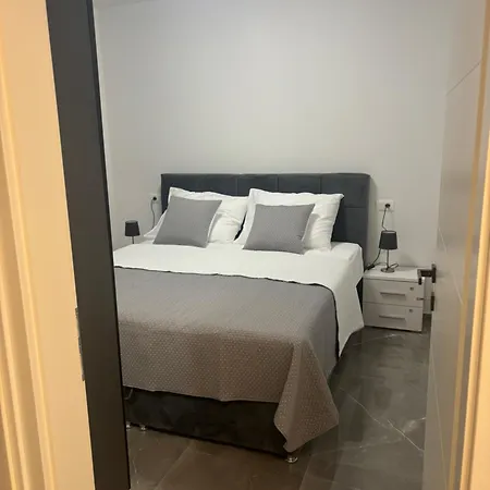 Tini 1 Apartment *
